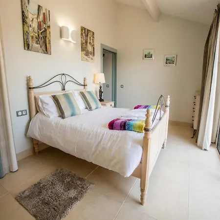 Scenic Holiday In With Garden Vakantiehuis